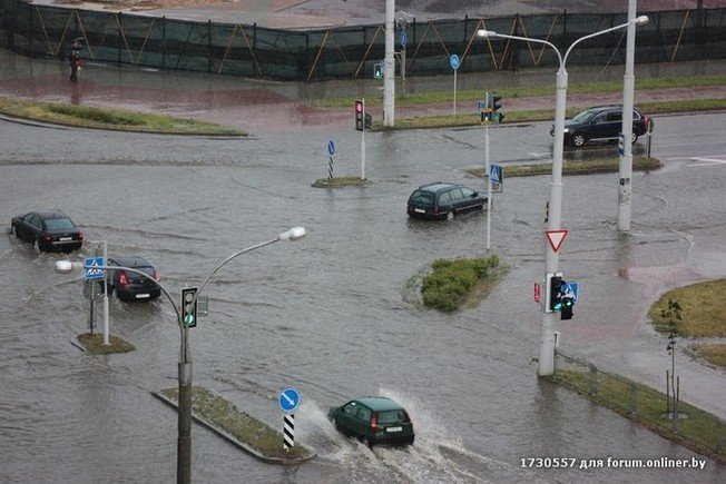 дождь в москве. парад после ливня. вологда затопление. парад после ливня. псков ливень.